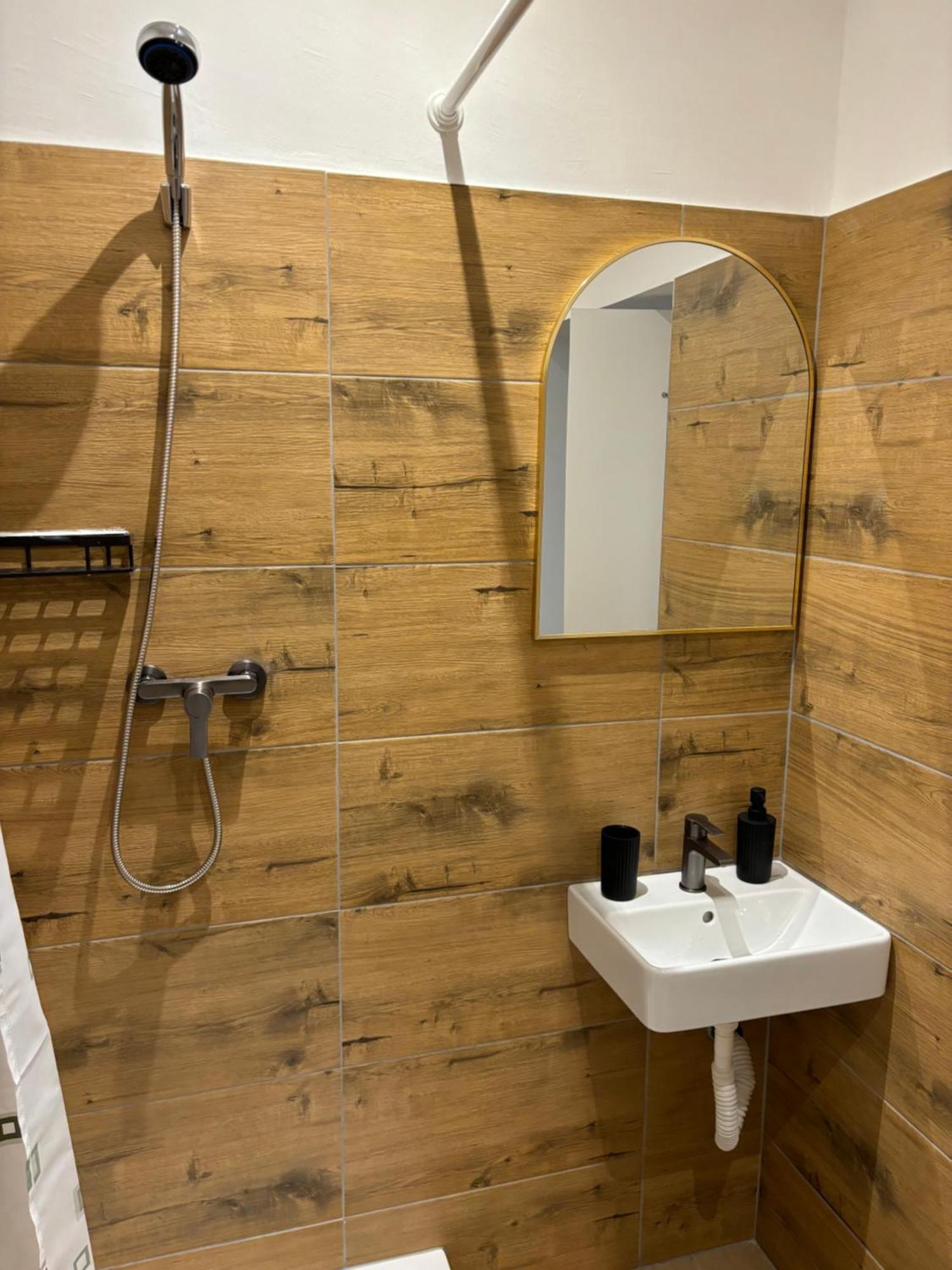 Anda City Rooms Виена Екстериор снимка